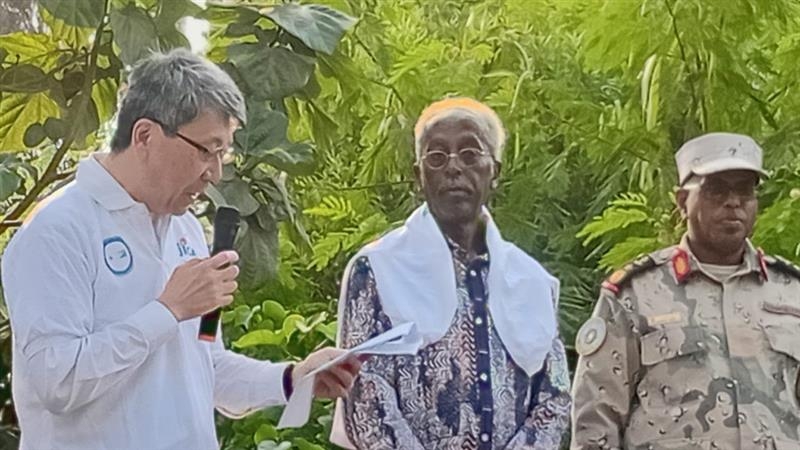 スピーチ中の大使